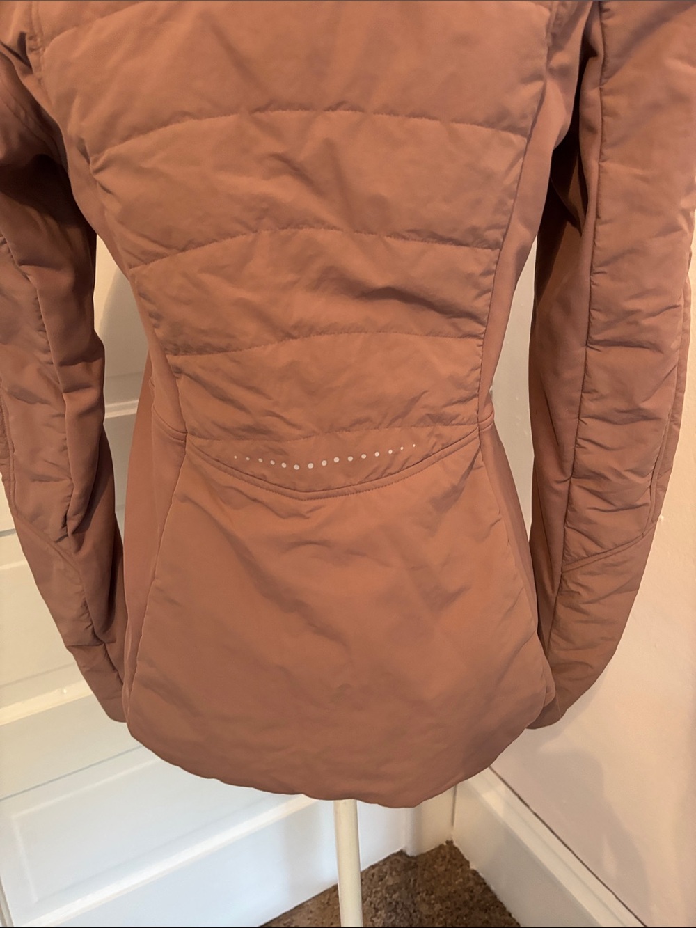 lululemon athletica Women's Hooded Puffer Jacket - Mauve - Picture 11 of 15